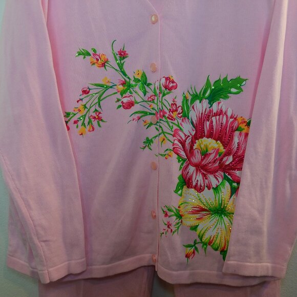 Women's Flowers Pink Cardigan Sweater Size 1X - Picture 2 of 5